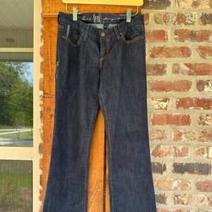 IT jeans Size 28. Dark wash. EUC.